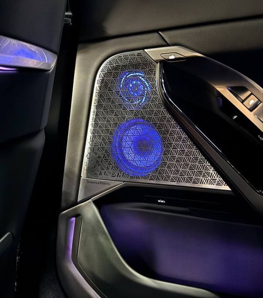 Комплект сіток з підсвічуванням Bowers & Wilkins на BMW G70 g70 фото